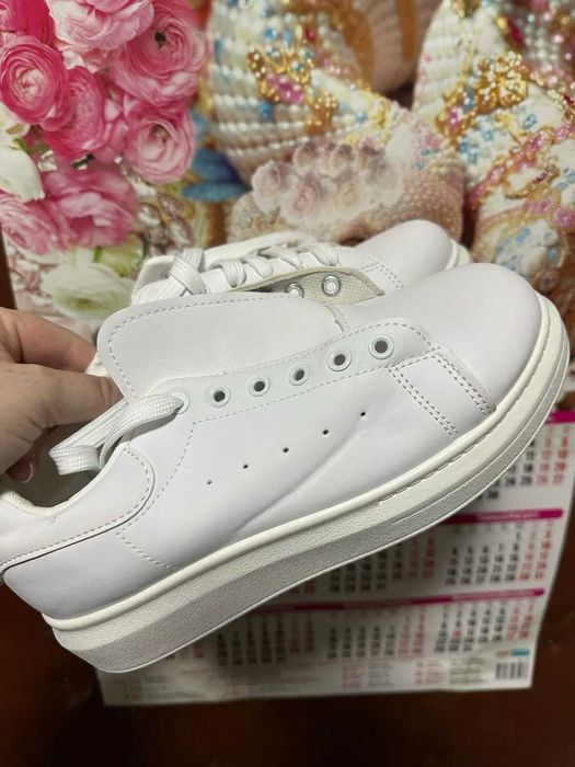 Продам новые кеды