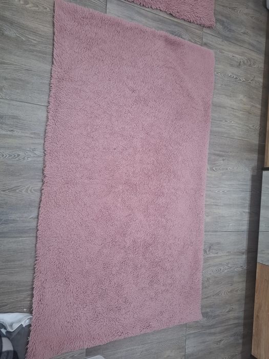 Декоративни противохлъзгащи  пухкави килимчета ,розови,размер 70/125см