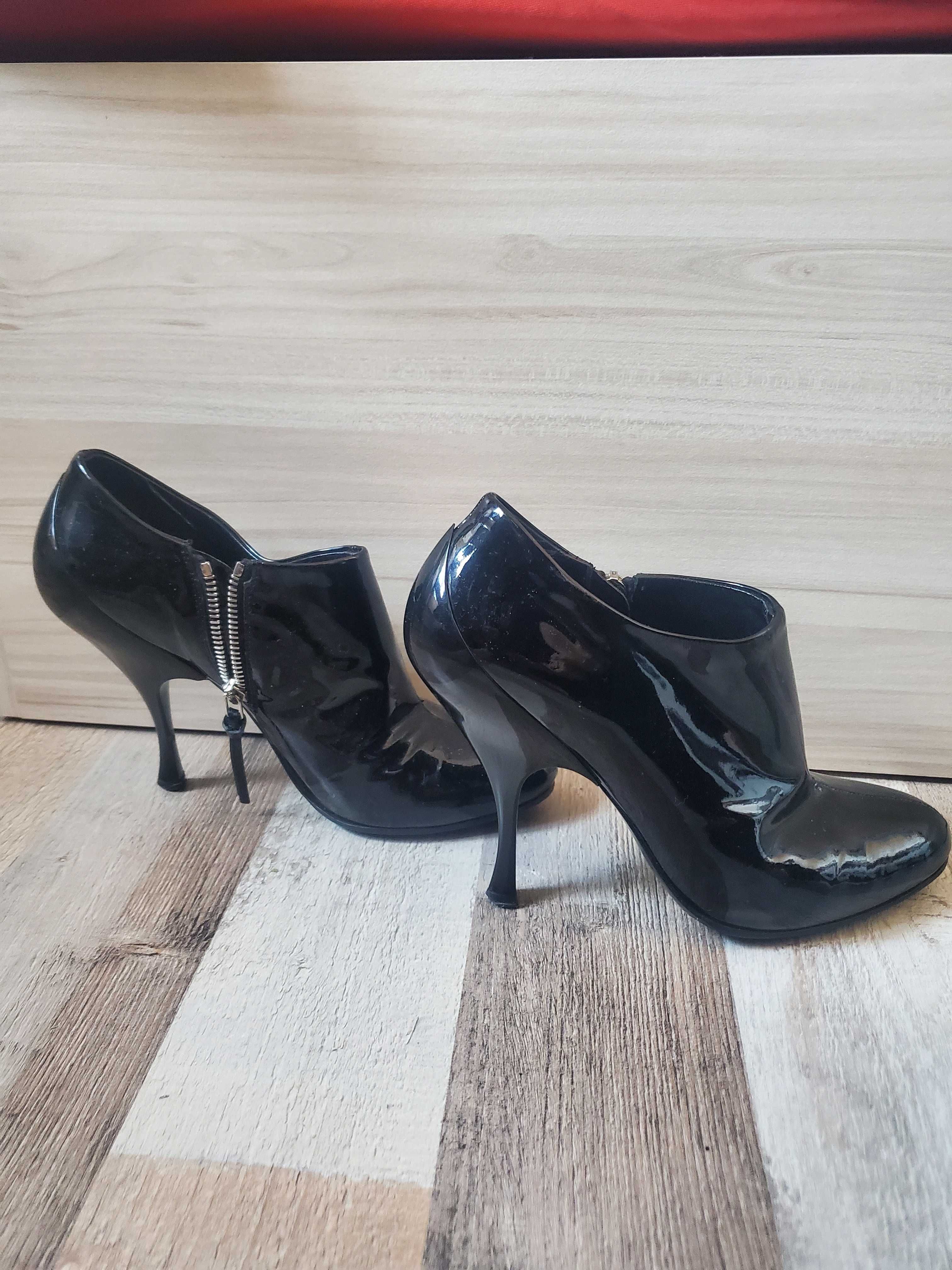 Miu Miu patent leather ботушки