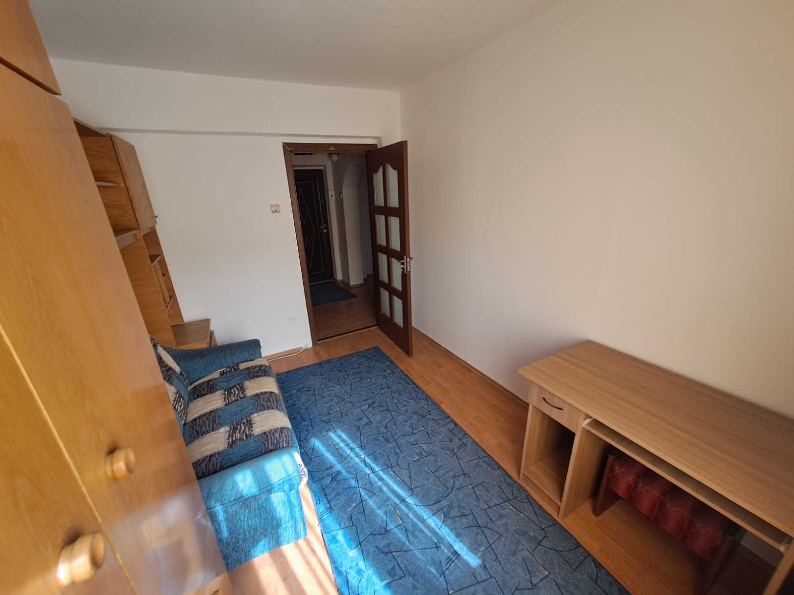 Inchiriez apartament decomandat, 3 camere Ploiesti- Malu Roșu-1550 lei