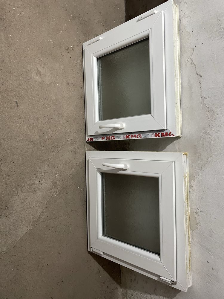 Два броя прозорци PVC