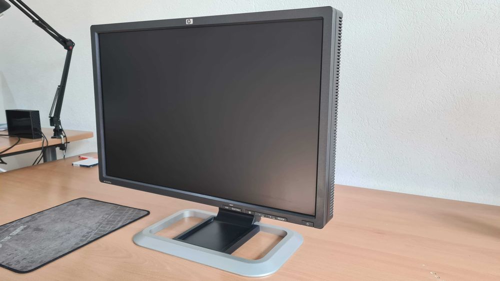 Монитор HP LP2475w 24 инча