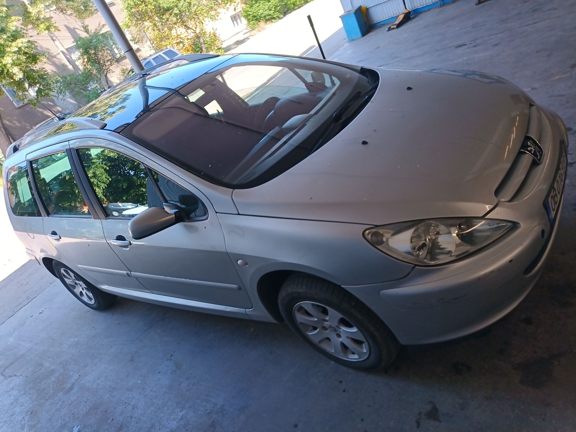 Продавам Пежо 307 SW