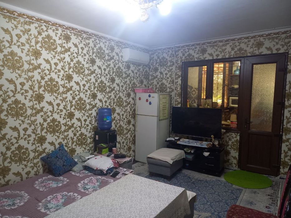Продаётся квартира 2/1/4 в Чиланзарском районе 21 кв.