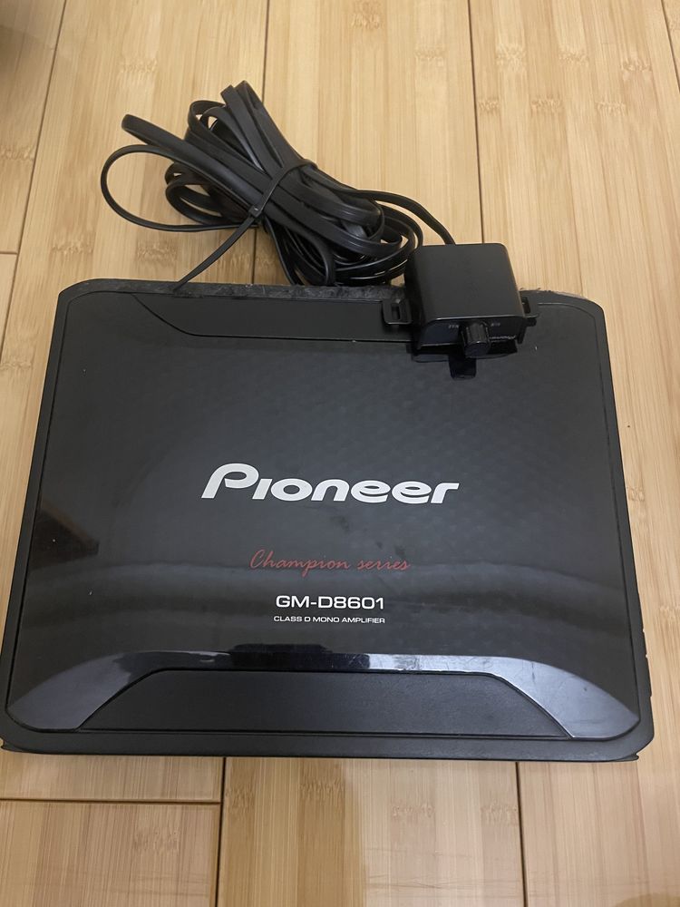 Усилитель моно Pioneer GM-D8601