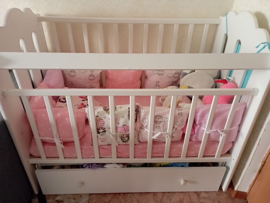 Продам детскую кроватку