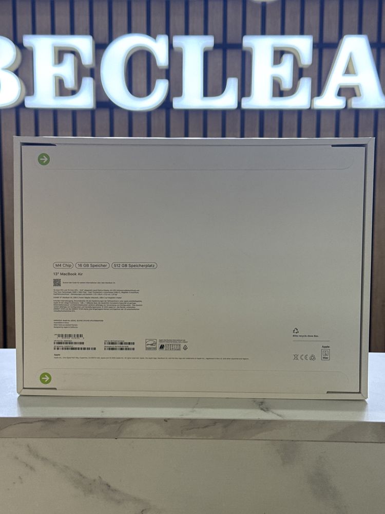 MacBook Air / 13inch / M4 / 512GB / 16GB RAM / Sigilat
