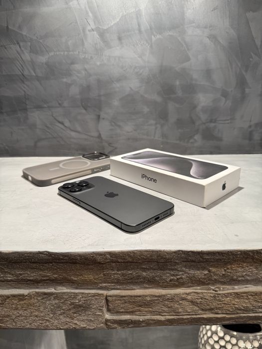 КАТО ЧИСТО НОВ Iphone 15 Pro Max Black Titanium 256 GB