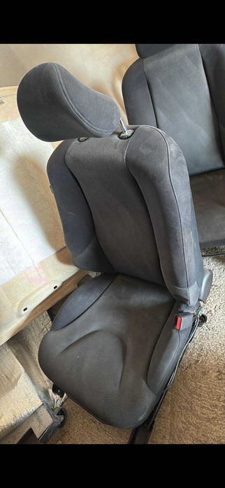 Продавам предна дясна седалка пасажерска за Honda Jazz 2010 г