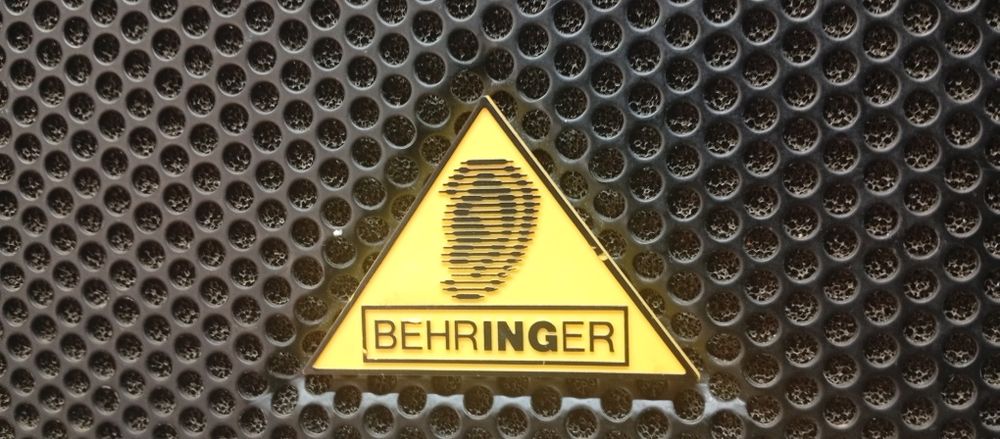 Професионални тонколони BEHRINGER B-1220