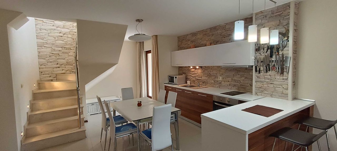 Продава се Многостаен апартамент в к.к. Златни пясъци - 208 кв.м за 1419 €/кв.м - Снимка #4