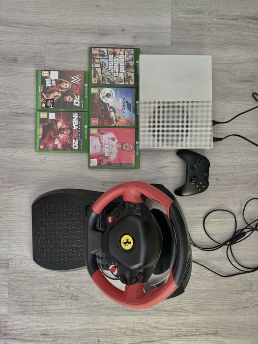 Consolă XBOX cu Două Controlere, Volan si Jocuri