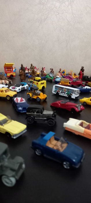 Kinder Ferrero, figurine perioada 90'