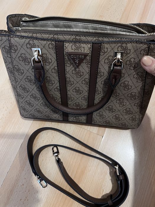 Дамска Чанта Guess