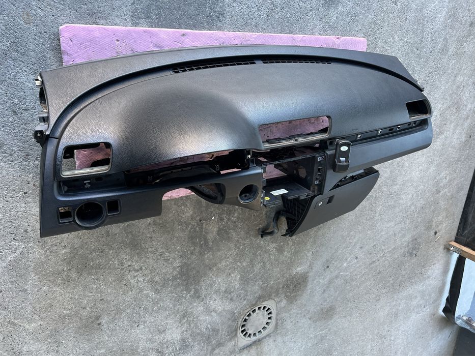 Plansa de bord pt vw passat b6 b7 cc cu airbag pasager si ac NU CLIMA