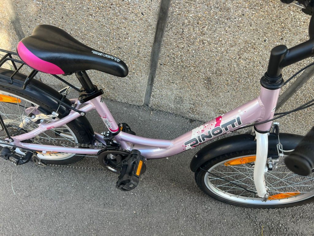 Bicicleta copii (fete) marca Dinotti roti pe 20" ca si noua !