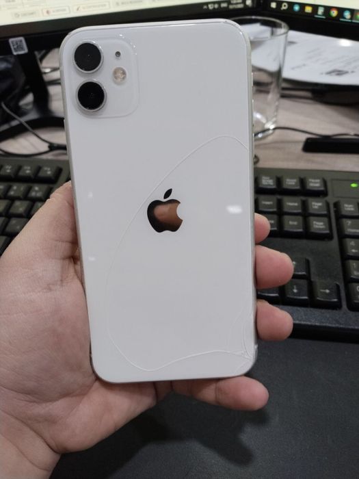 iPhone 11 128 white srochna