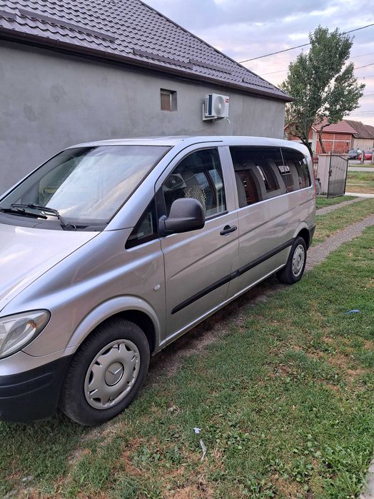 Vand sau schimb mercedes vito