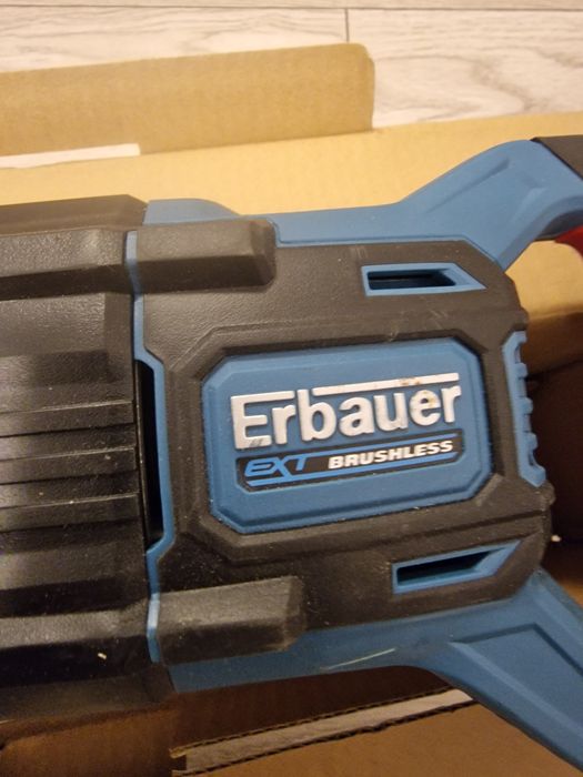 Fierastrau  tip sabie pe acumultori