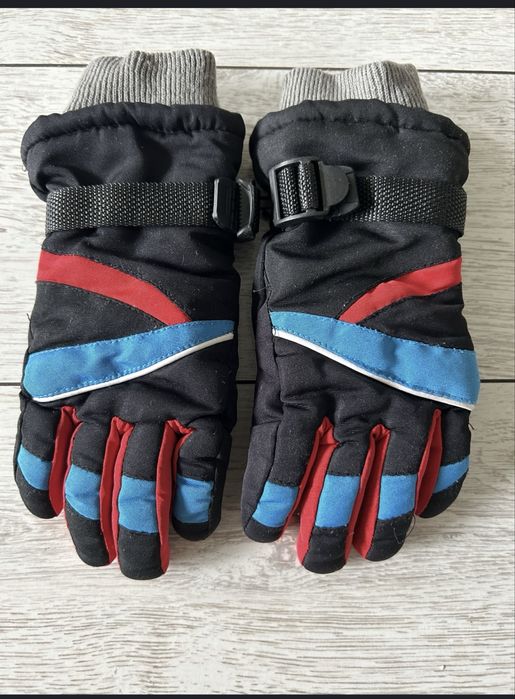 Продаю зимние перчатки