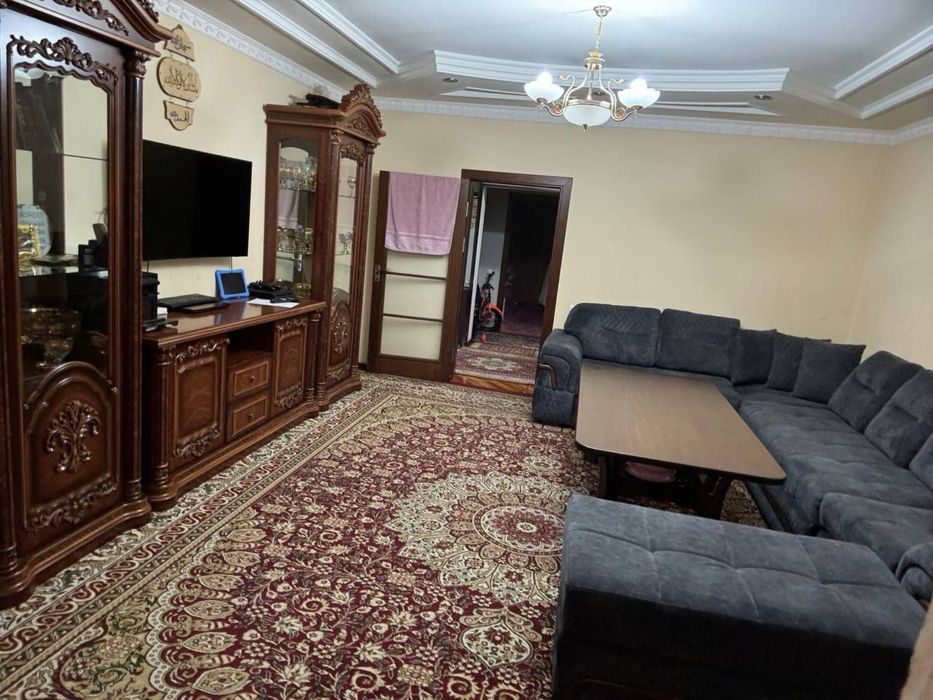 Ойбек кватира под офис 1 этаж 75м2