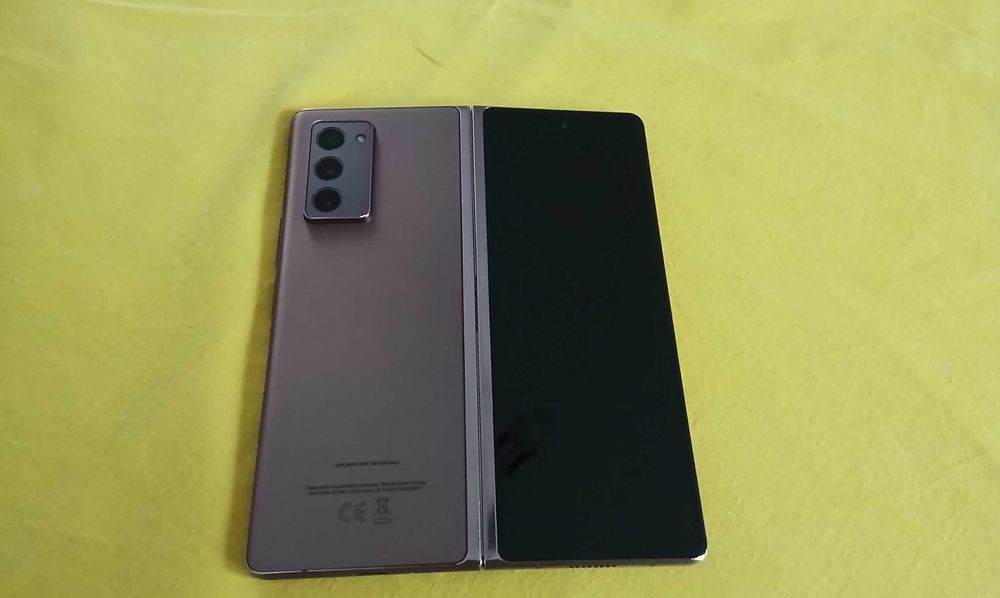 Samsung Galaxy Fold2 ecran mare defect