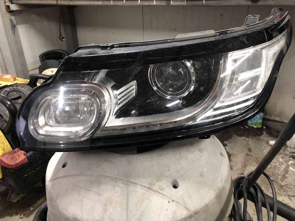 2 броя ляв Range Rover Sport