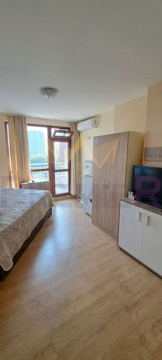 Продава се Едностаен апартамент в Бургас, Лазур - 30 кв.м за 2634 €/кв.м - Снимка #1