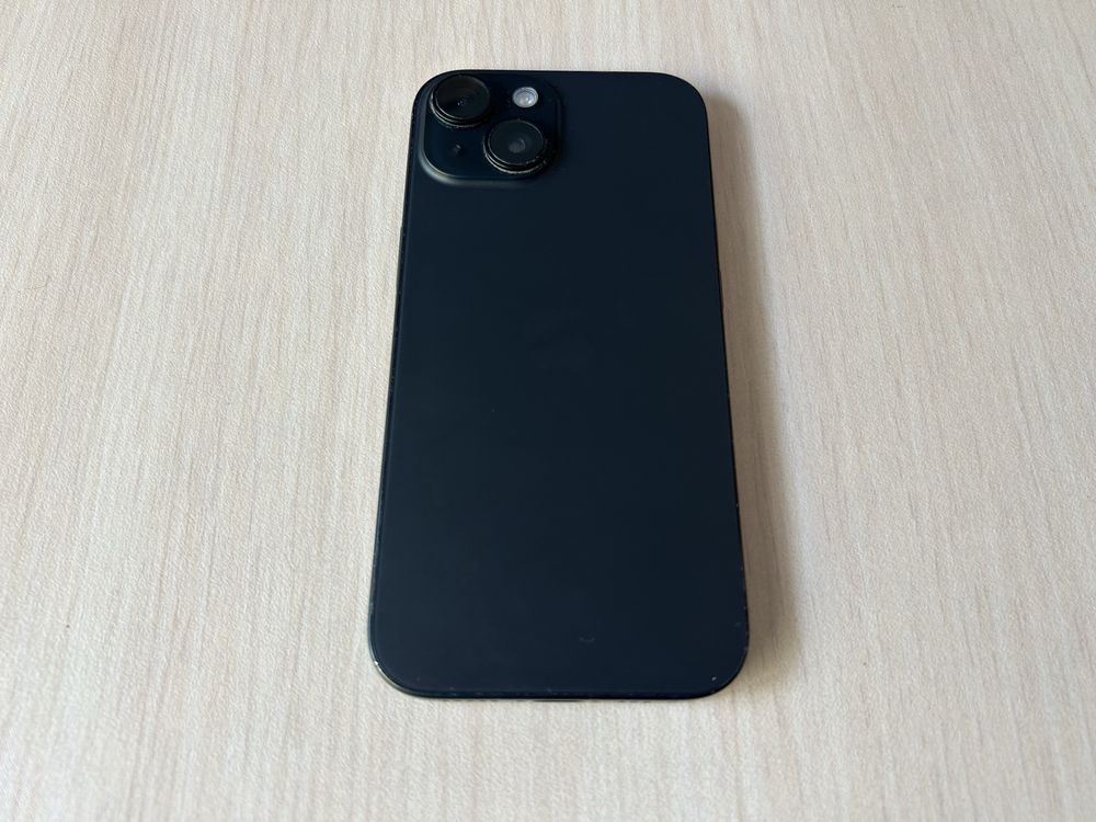 Продавам Apple iPhone 15 128GB
