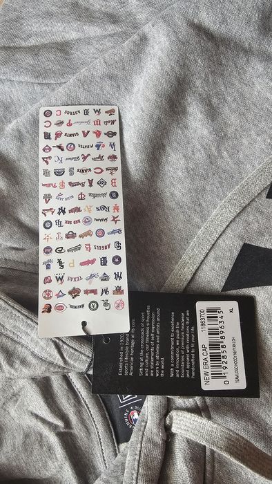 Hanorac New Era cu logo New York Yankees ,nou, XL