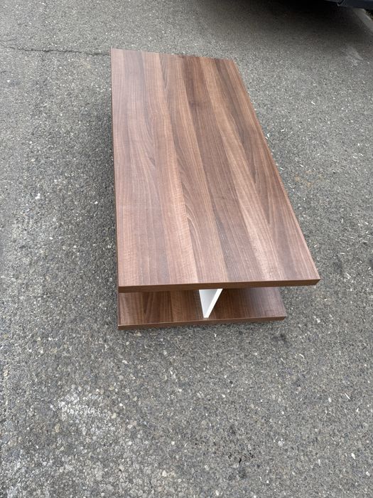 Masa de cafea pe roti