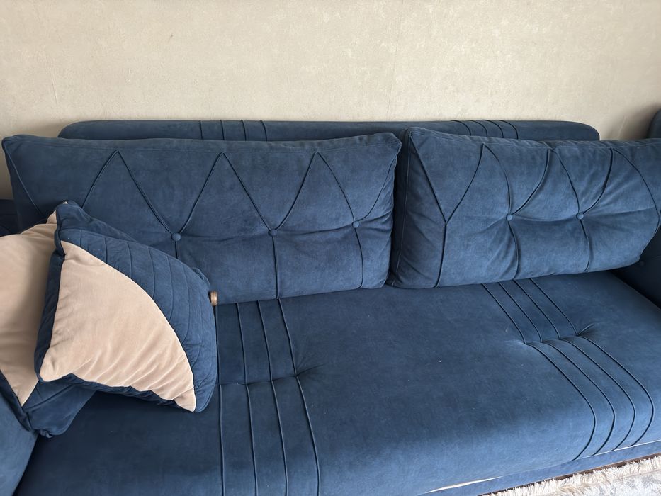 Продам мягую мебель диван и 2 кресла