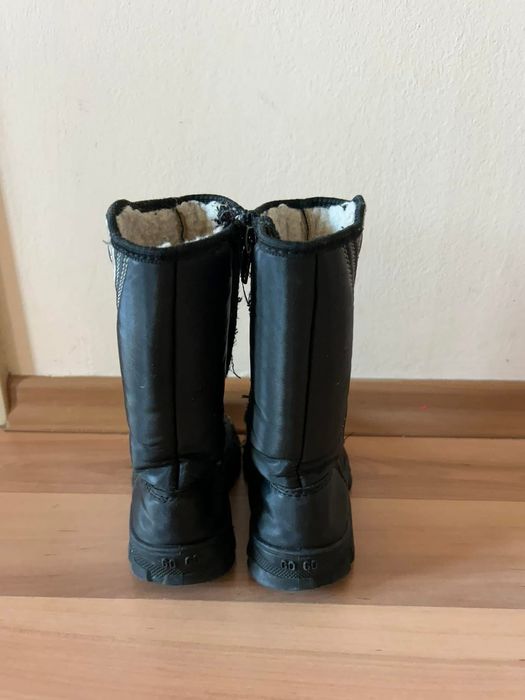 Детски ботушки 27 номер,но по-скоро отговарят на 28-29 номер