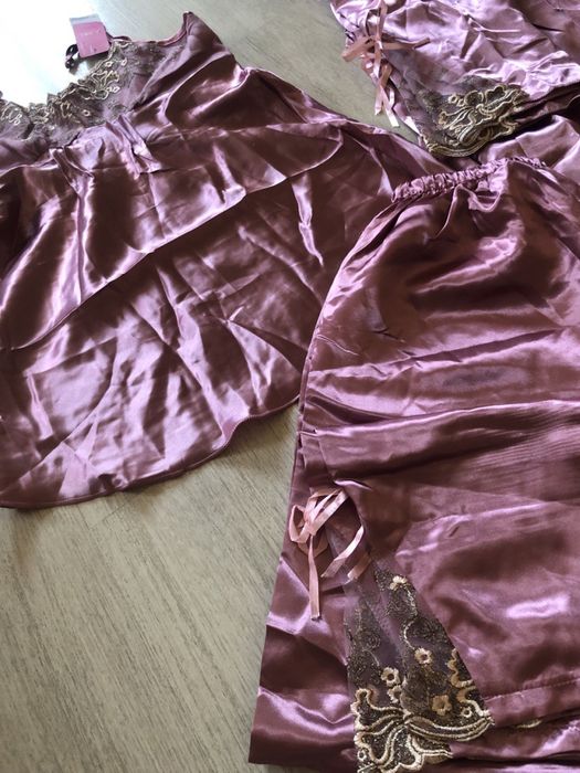 Продам новую шелковую пижаму