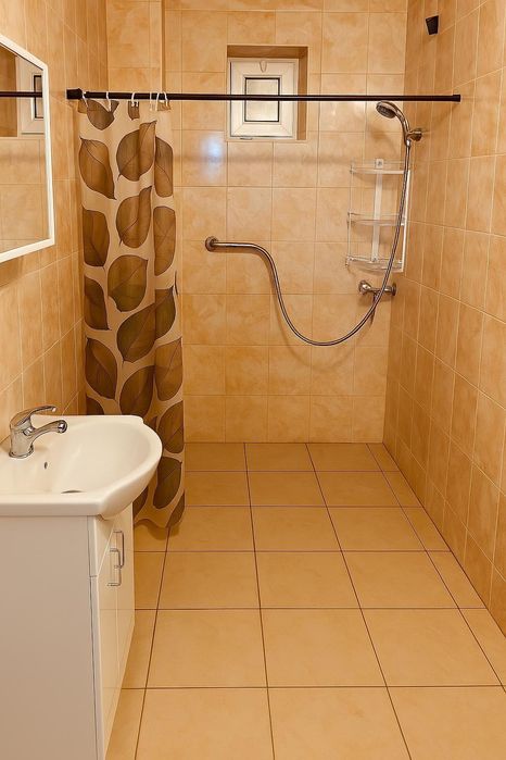 Дава се под наем Тристаен апартамент в Пловдив, Център - 90 кв.м за 433.5 € - Снимка #13