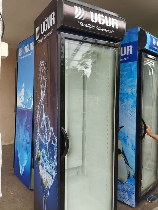 Haladilnik GOODVEL vitrina B/U  400L