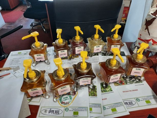 miere de albine diferite sortimente si polen