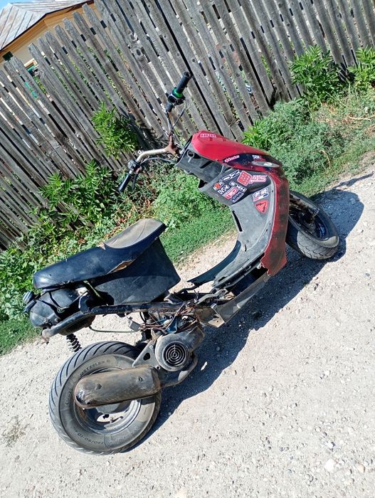 Vând sau schimb scuter