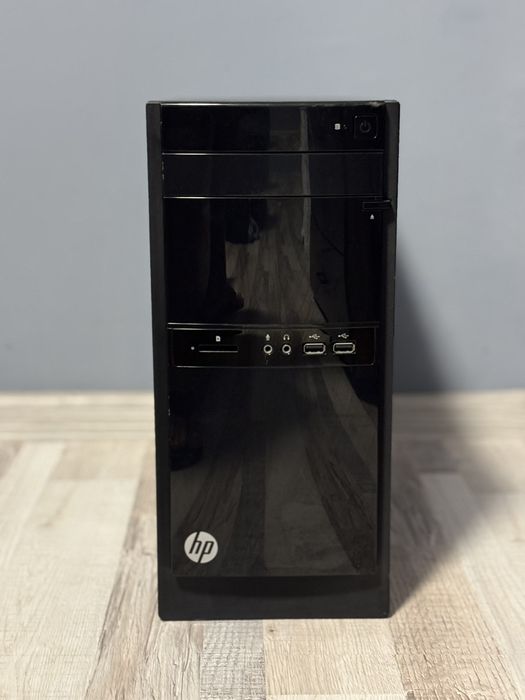 Продавам Компютър HP със Зарядно
