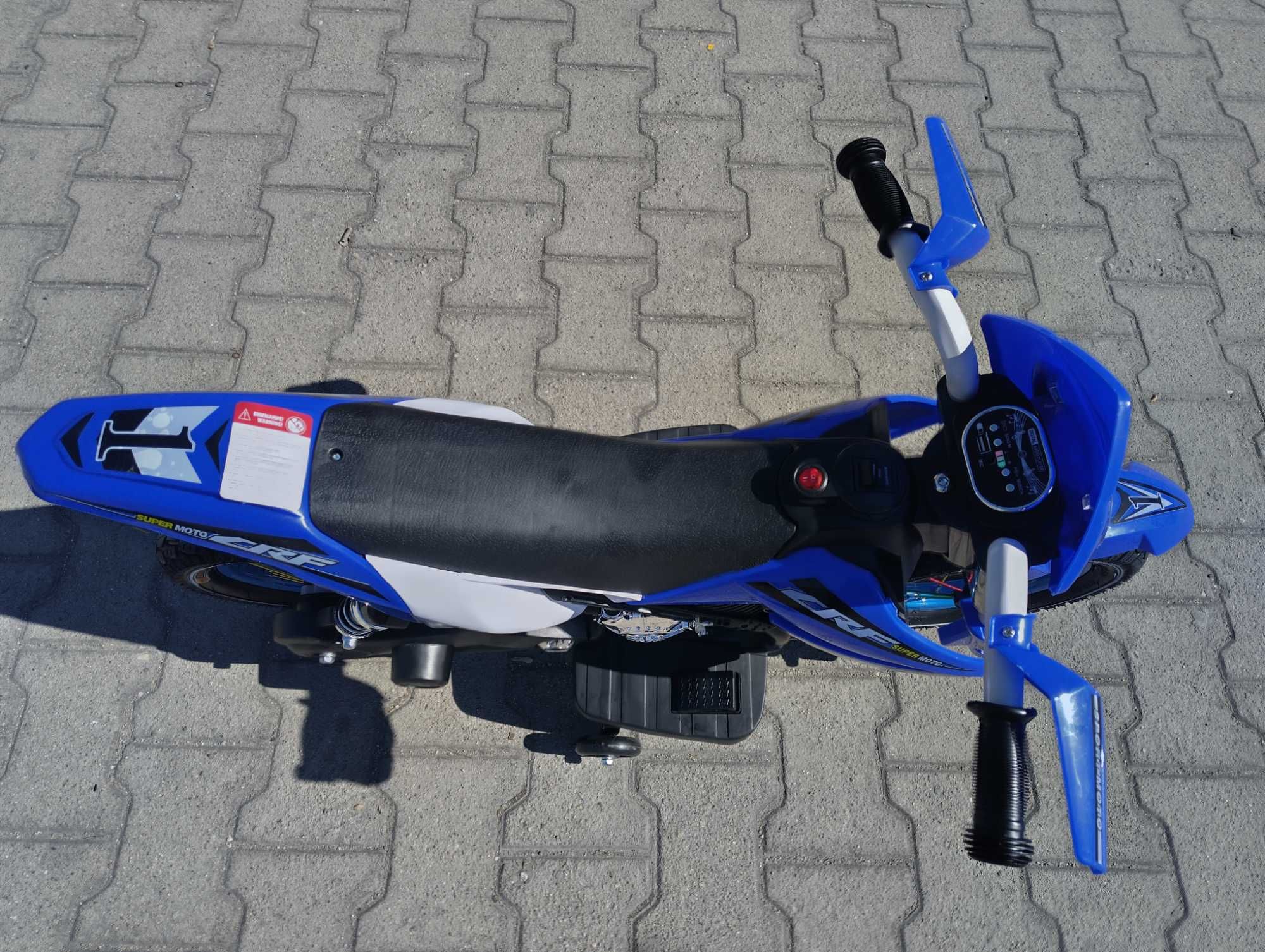 Акумулаторен мотор с помпещи гуми SUPER MOTO син