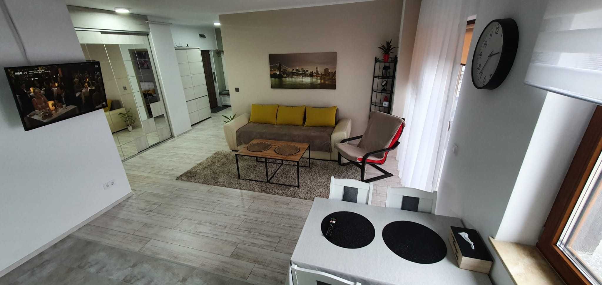 Închiriez apartament în regim hotelier în Bistrița