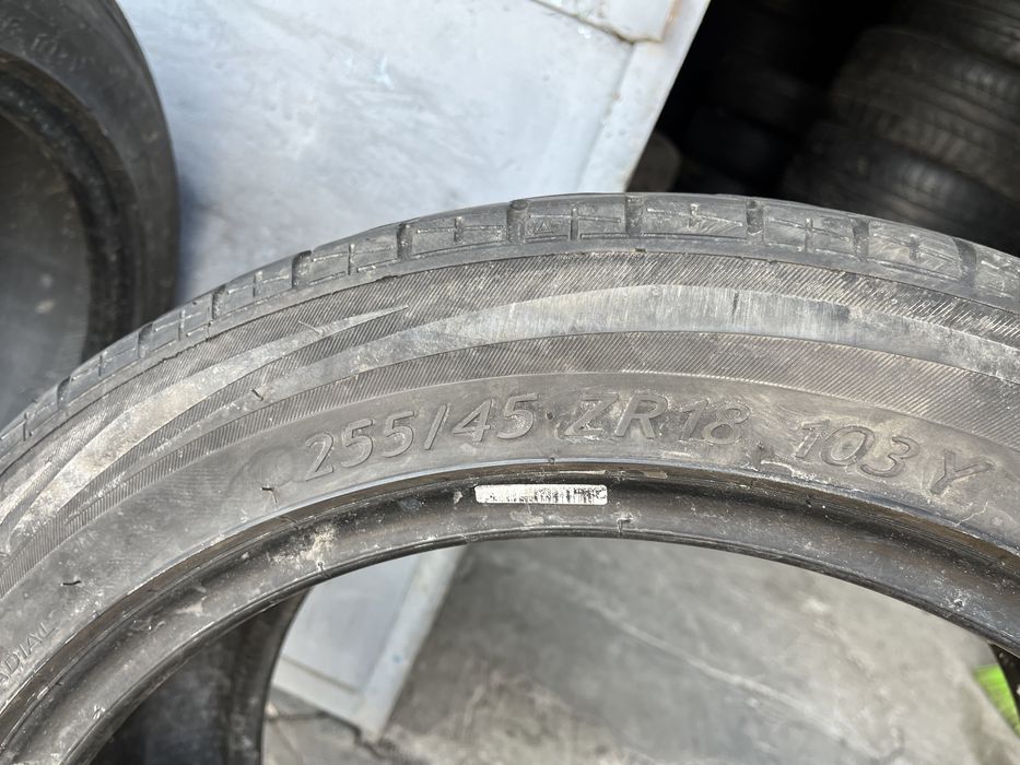 2 бр. летни гуми 255/45/18 Kоrmоran DOT 2216 4,5 mm