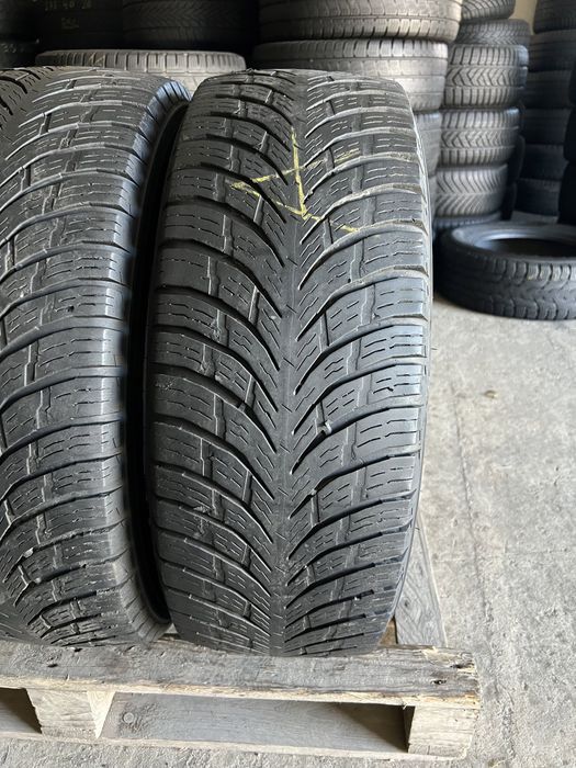 2 anvelope de iarna 235/65/16c nokian 2021!
