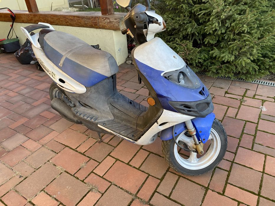 Scuter Suzuki de 49