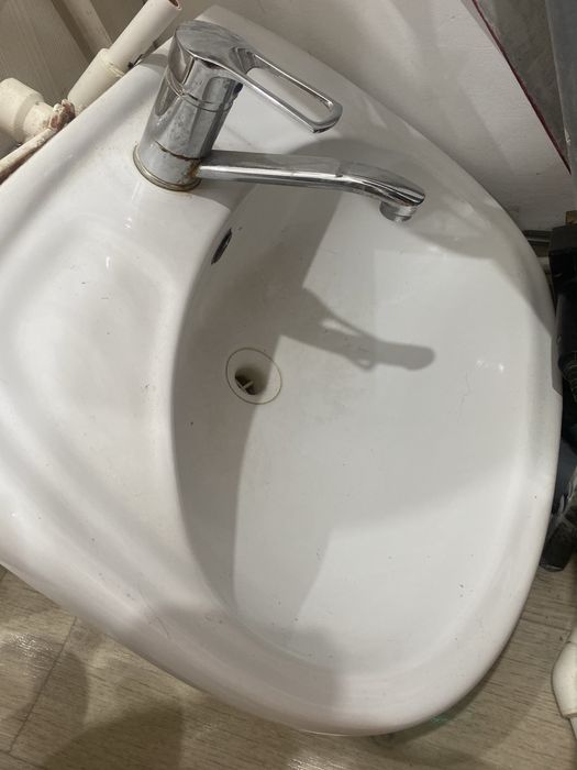 Раковина с пьедисталом