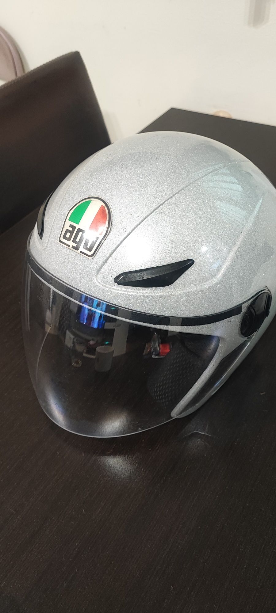 Каска AGV.       .