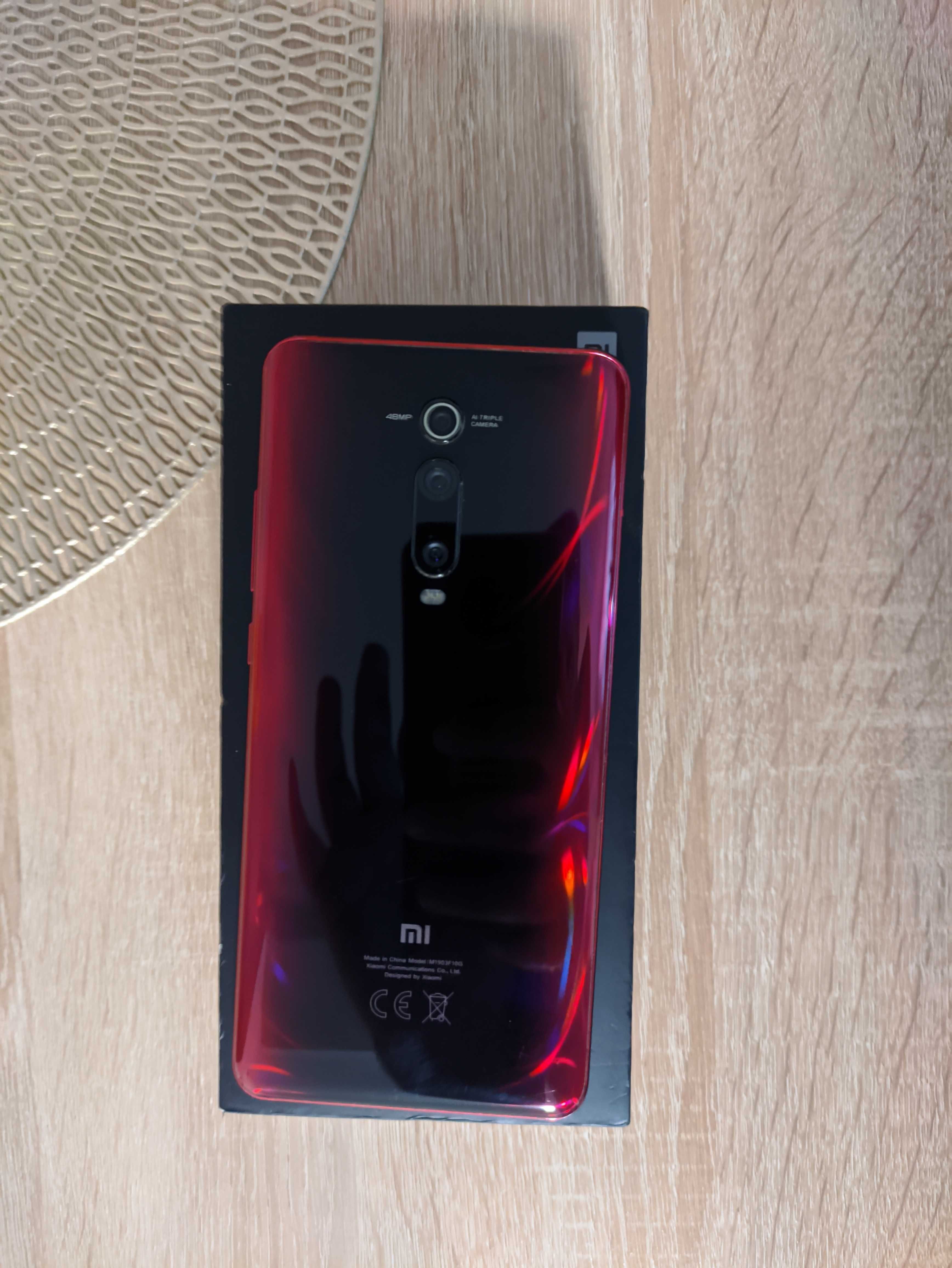 Продавам телефон Xiaomi Mi 9T 6/64