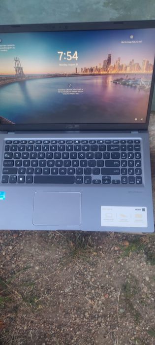 Vând laptop ASUS