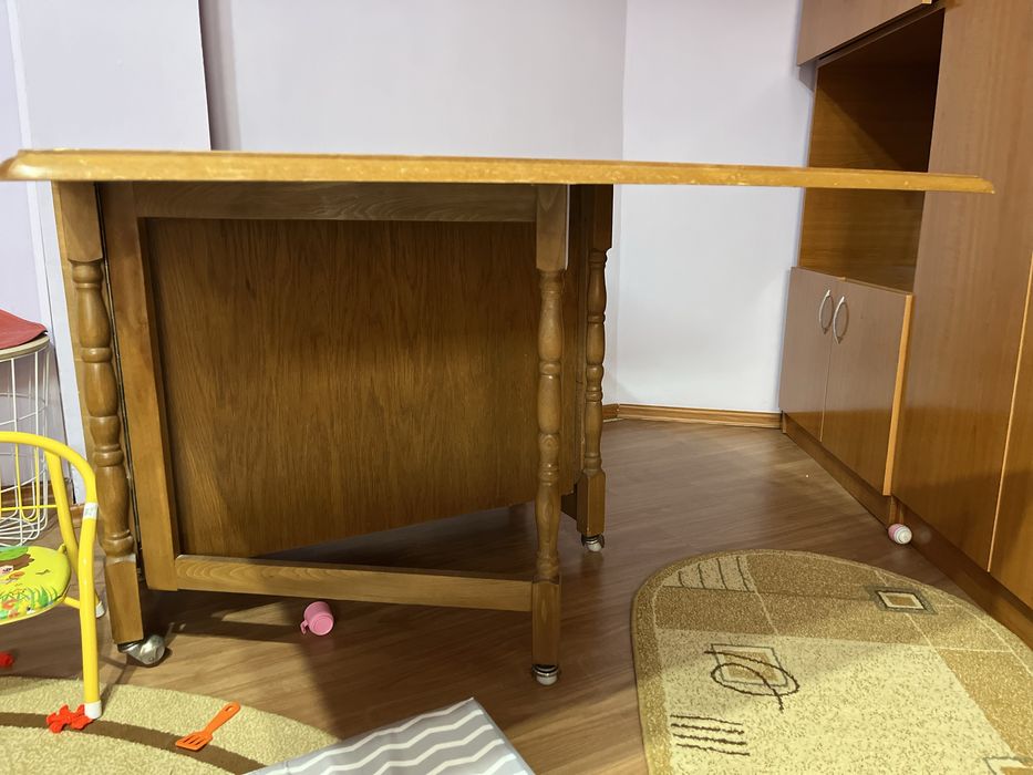 Masa extensibila cu scaune