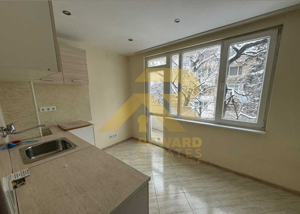 Продава се Двустаен апартамент в София, Левски - 76 кв.м за 2356 €/кв.м - Снимка #1